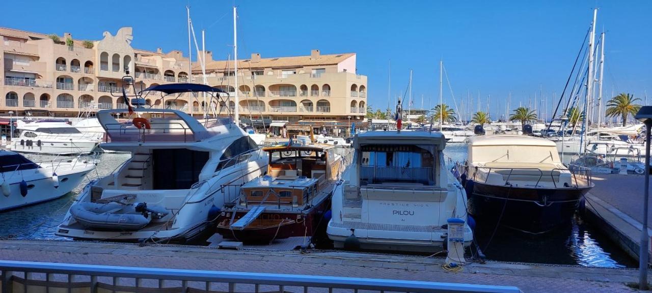 BLEU AZUR Appartement 3 étoiles Hyères Esterno foto